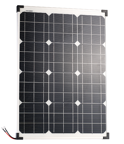 revolt Powerbank mit Solarkonverter: Energie für unterwegs - Das